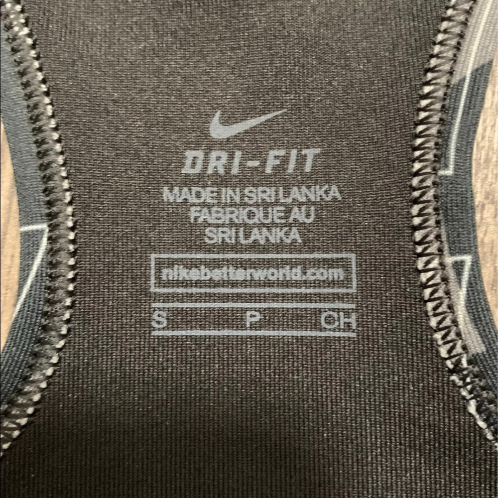 Nike Sports Bra - Picture 4 of 6